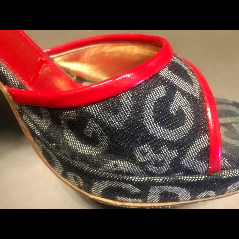 Signature D&G Platform Denim Heels